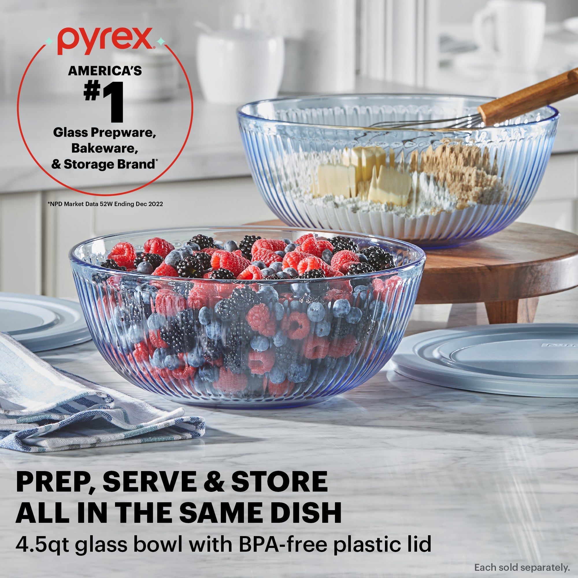 Pyrex® Colors Sculpted Tinted 4.5-quart Mixing Bowl with Lid. Blue - Image 2
